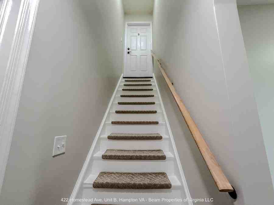 422 Homestead Ave #B - Photo 4 of 18
