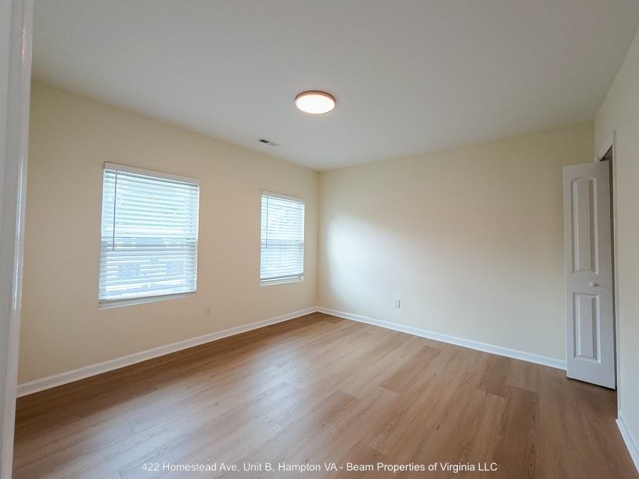 422 Homestead Ave #B - Photo 5 of 18