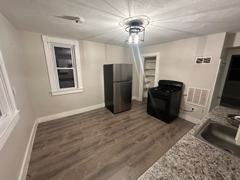 16 Bradley St - Photo 7 of 16