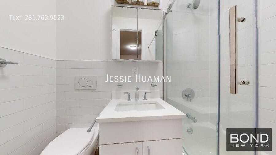 816 Broadway #C - Photo 7 of 8