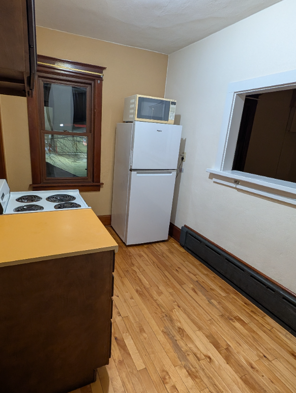 1027 E Chapman St #2 - Photo 6 of 8