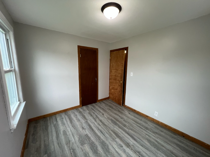 5009 N 46th St - Photo 3 of 12