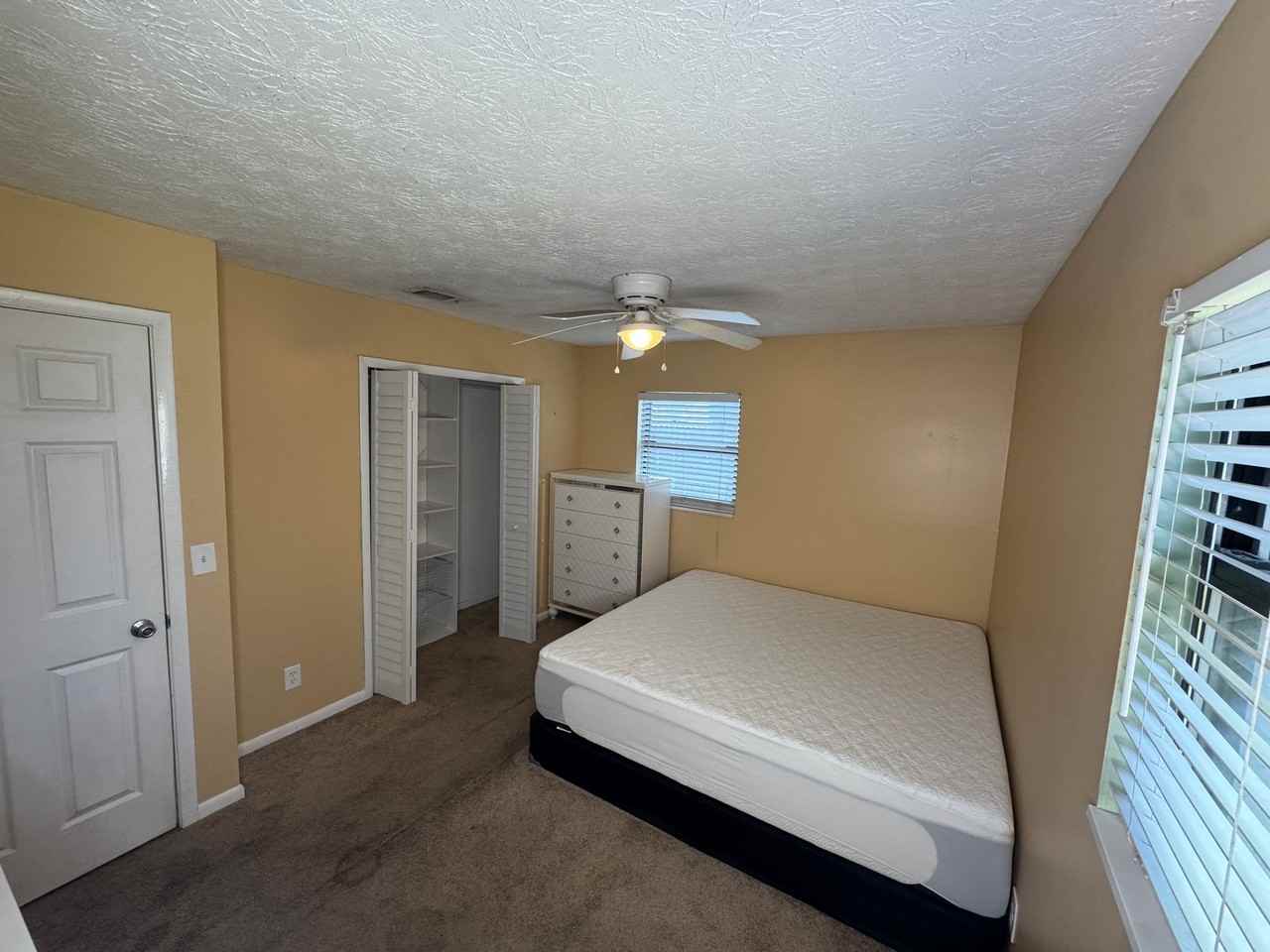 8229 Frost St N - Photo 3 of 8