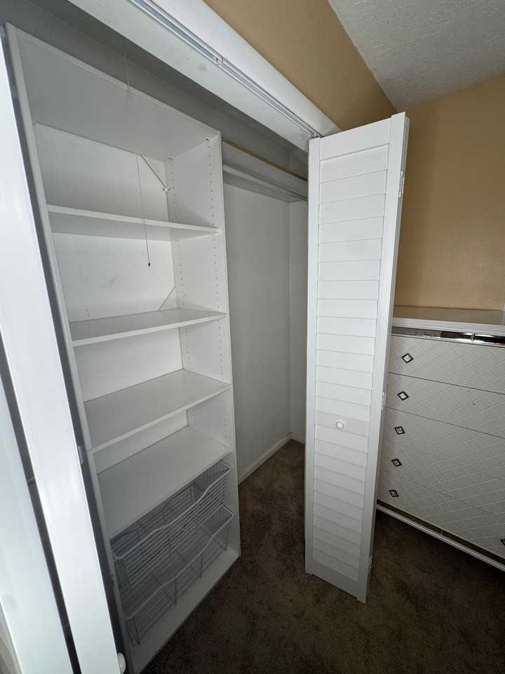 8229 Frost St N - Photo 5 of 8