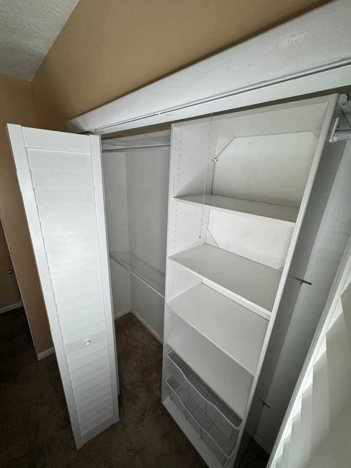 8229 Frost St N - Photo 6 of 8