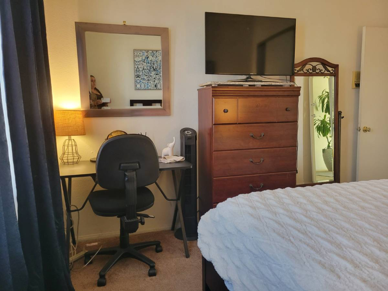 2121 Dufour Ave - Photo 4 of 7