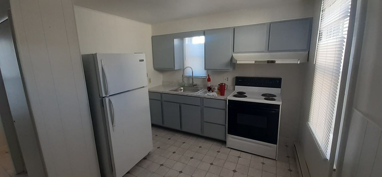 829 Railroad St #101 - Photo 3 of 8