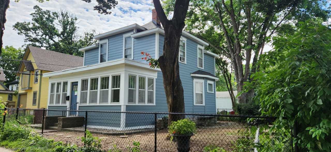 1015 17th Ave N - Photo 2 of 26