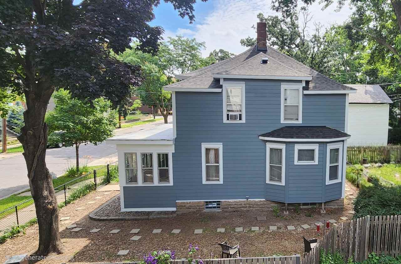 1015 17th Ave N - Photo 3 of 26