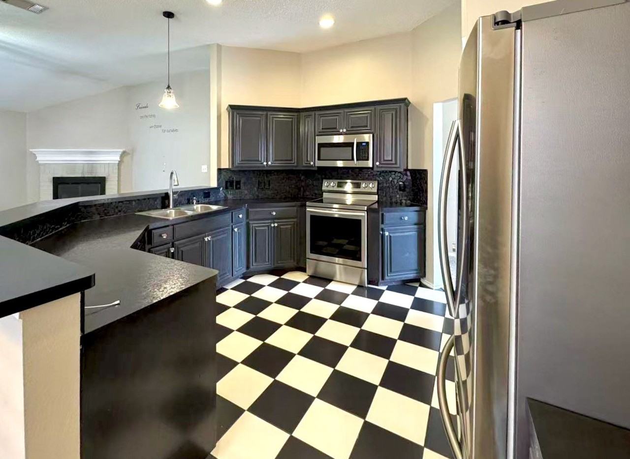 1606 Tyler Ter - Photo 4 of 14