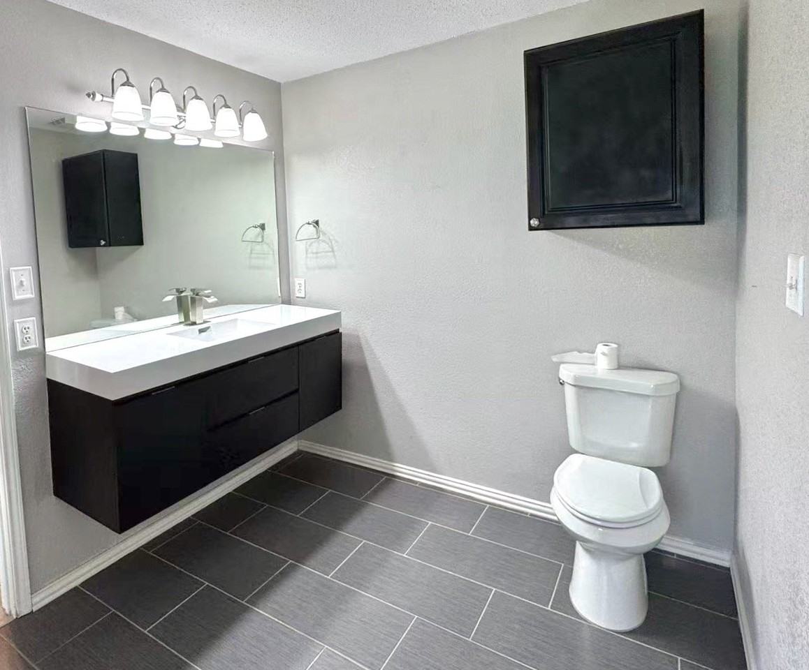 1606 Tyler Ter - Photo 6 of 14