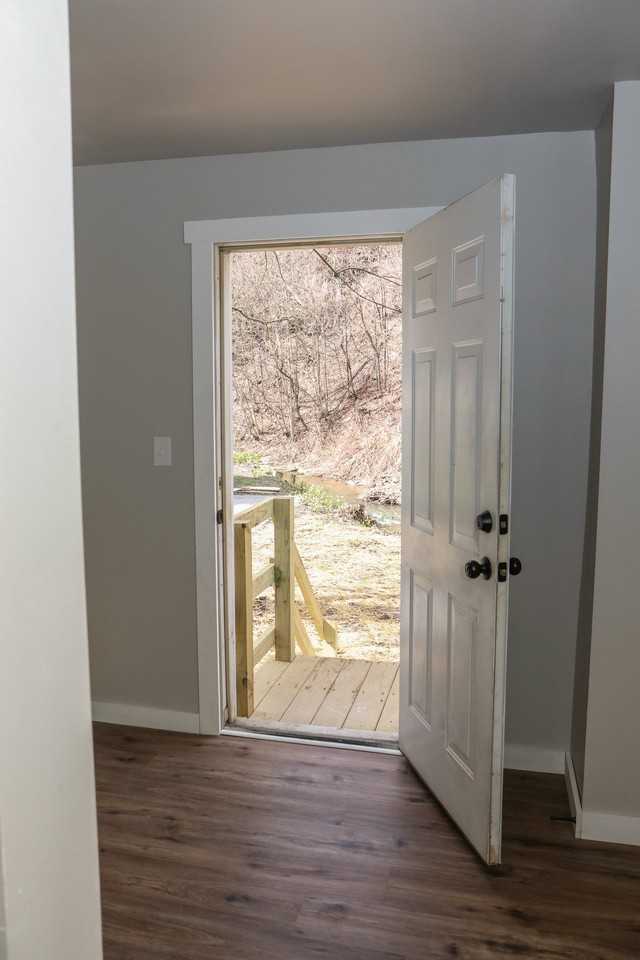 489 Evergreen Rd - Photo 4 of 11