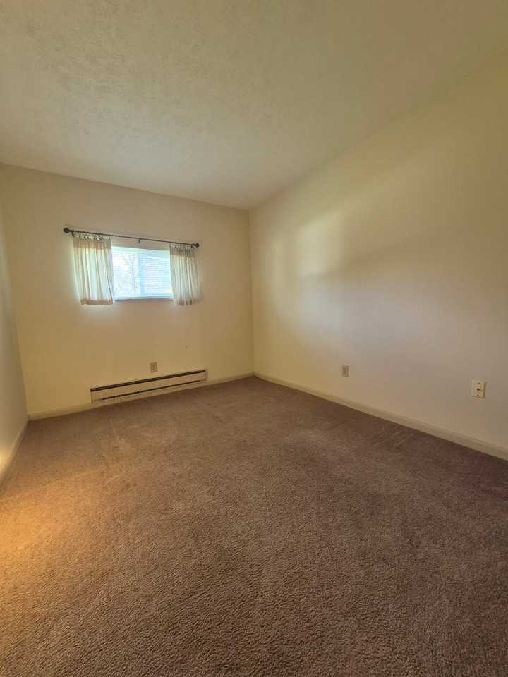 81 W North St #E - Photo 6 of 11