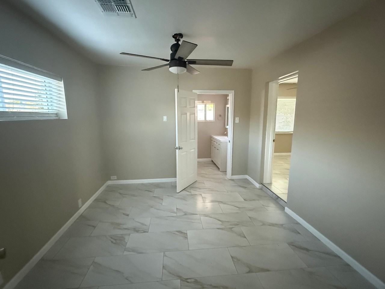 4634 E Burns St - Photo 6 of 12