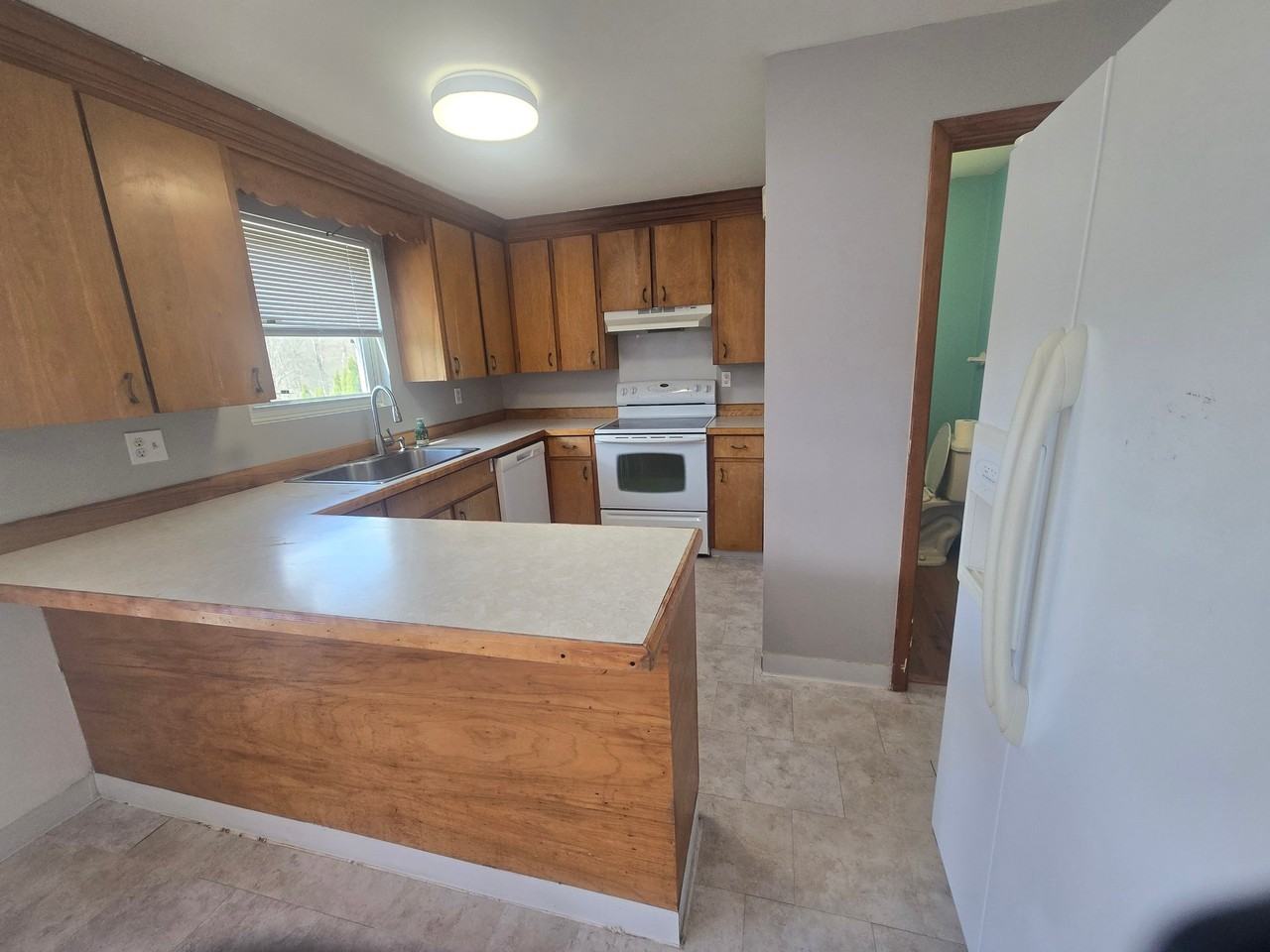 1156 Glenwood Rd #B - Photo 6 of 19