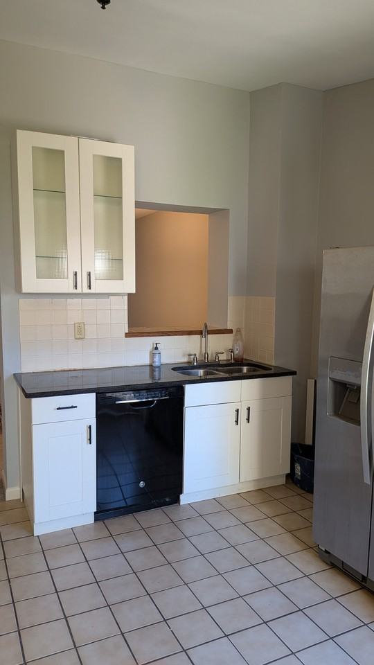 624 E Hector St - Photo 3 of 14