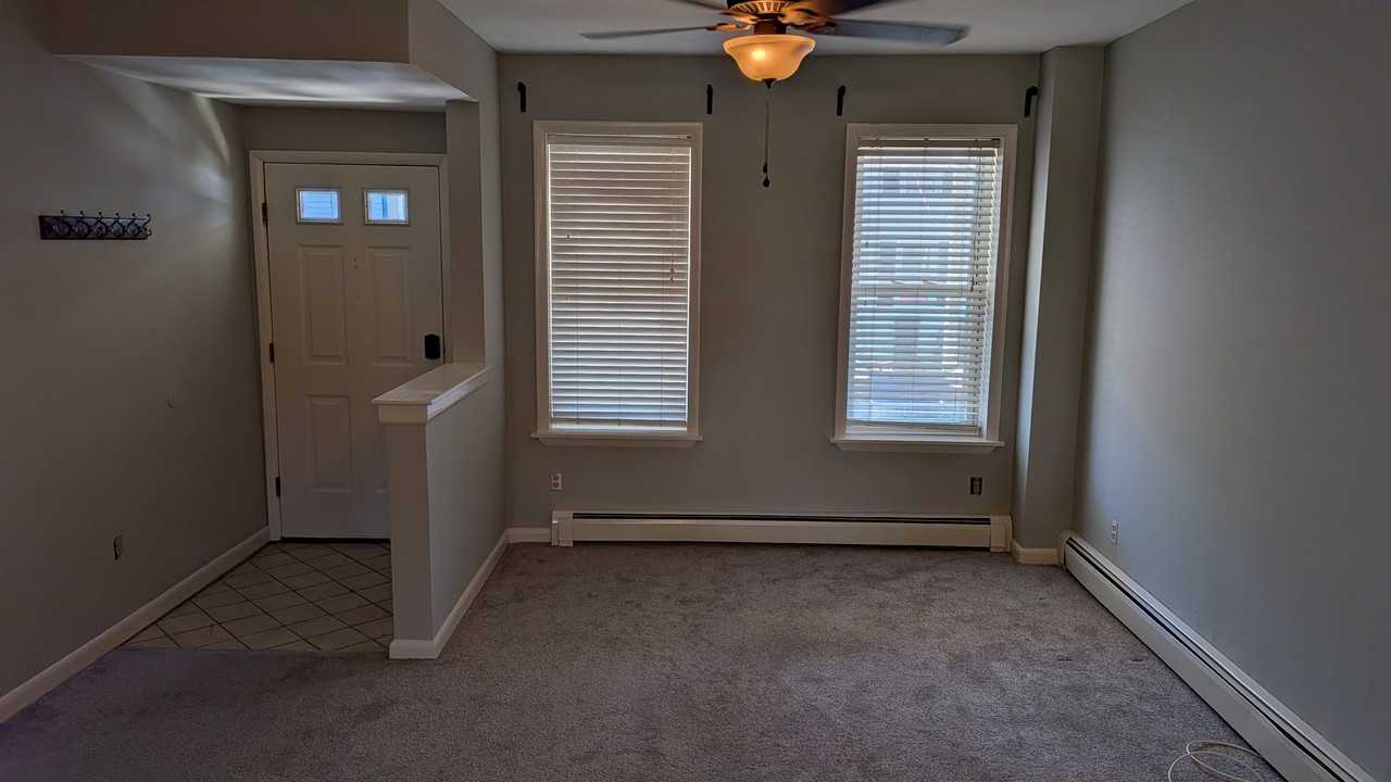 624 E Hector St - Photo 6 of 14