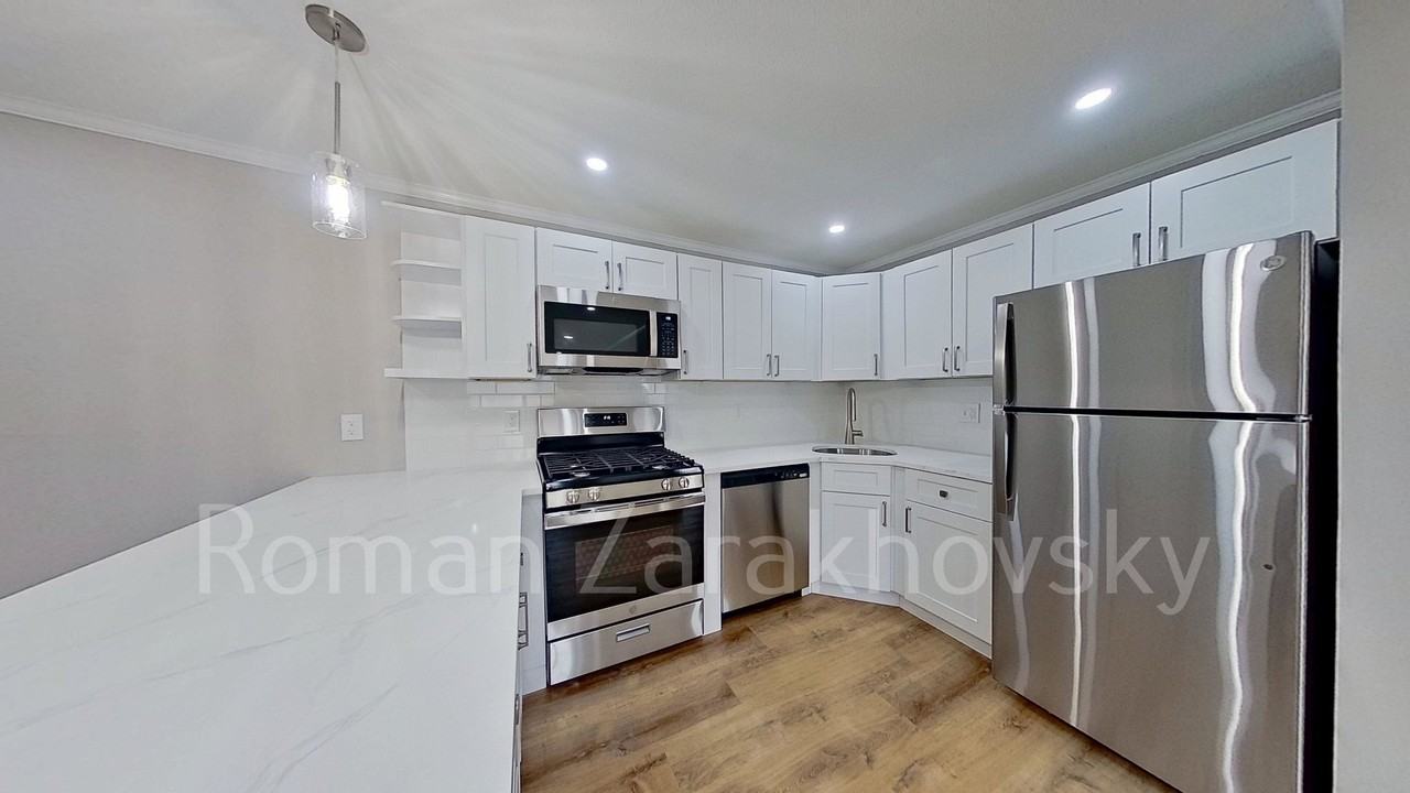 979 Fellsway #10 - Photo 4 of 16