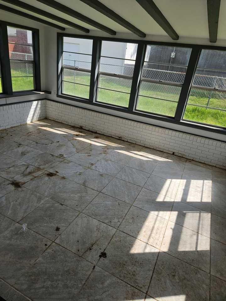 1115 W University Blvd - Photo 5 of 10