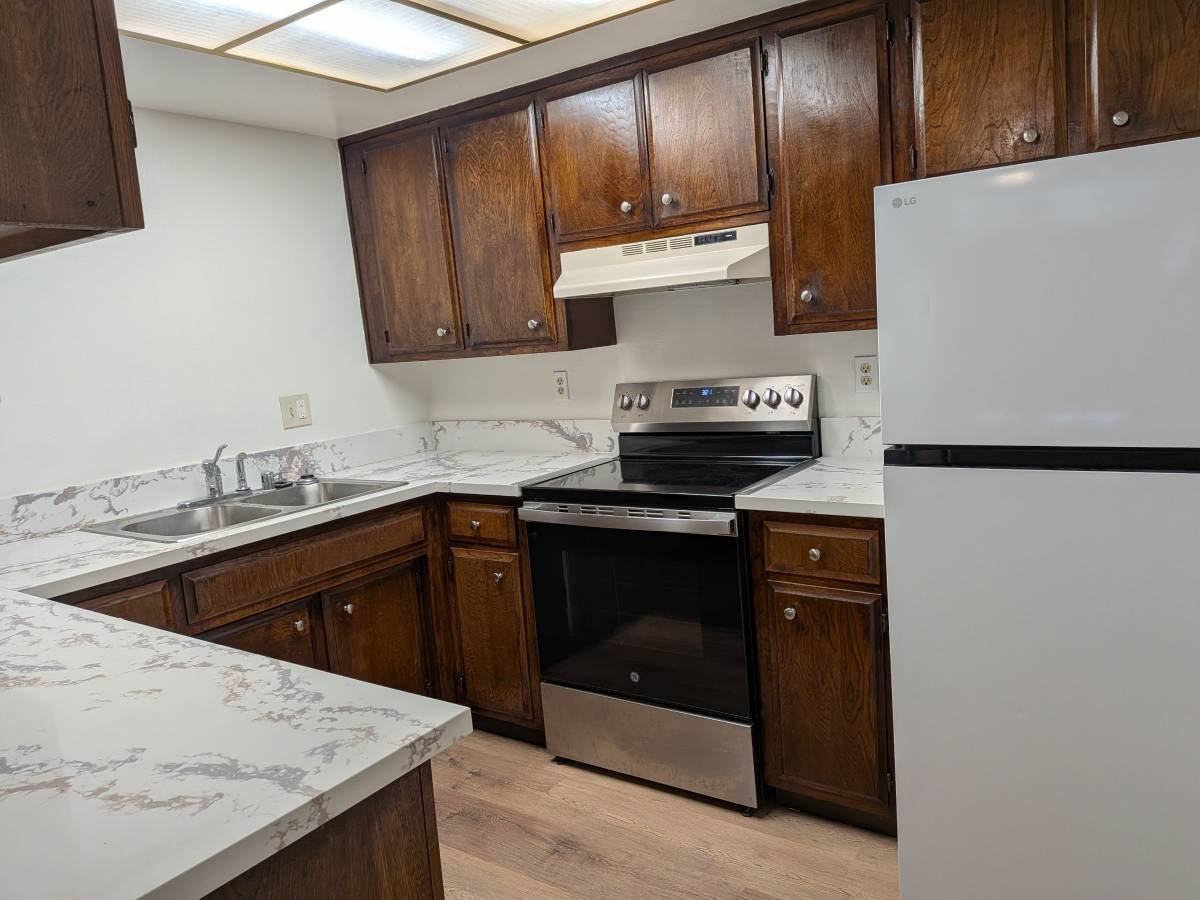 9279 Corinthian Cir - Photo 5 of 15