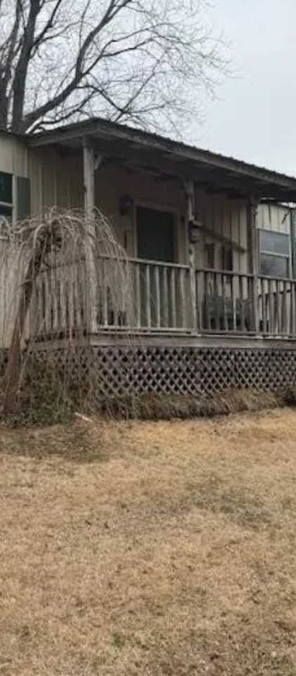 303 Woodford Pl - Photo 2 of 12