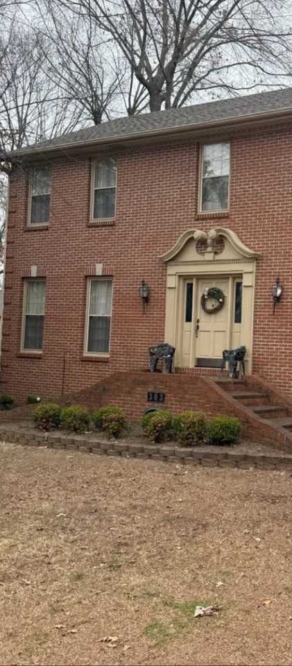 303 Woodford Pl - Photo 7 of 12