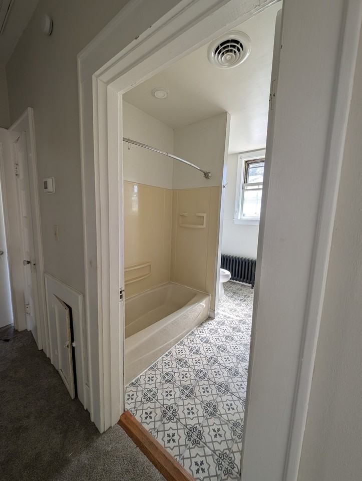 117 1/2 Park Rd - Photo 3 of 25