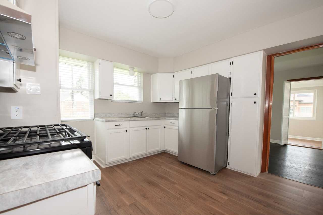 956 Fontaine Pl - Photo 5 of 20