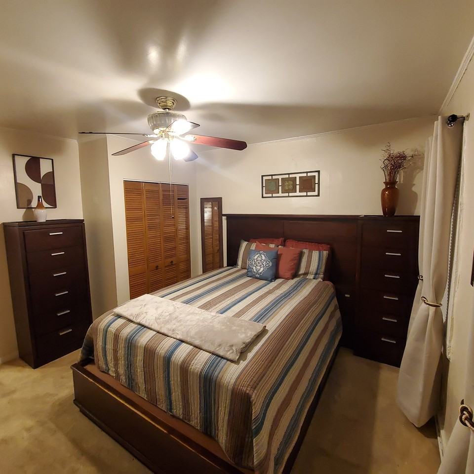 1222 N Spring St - Photo 5 of 9