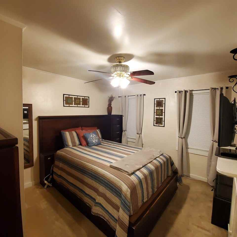 1222 N Spring St - Photo 6 of 9