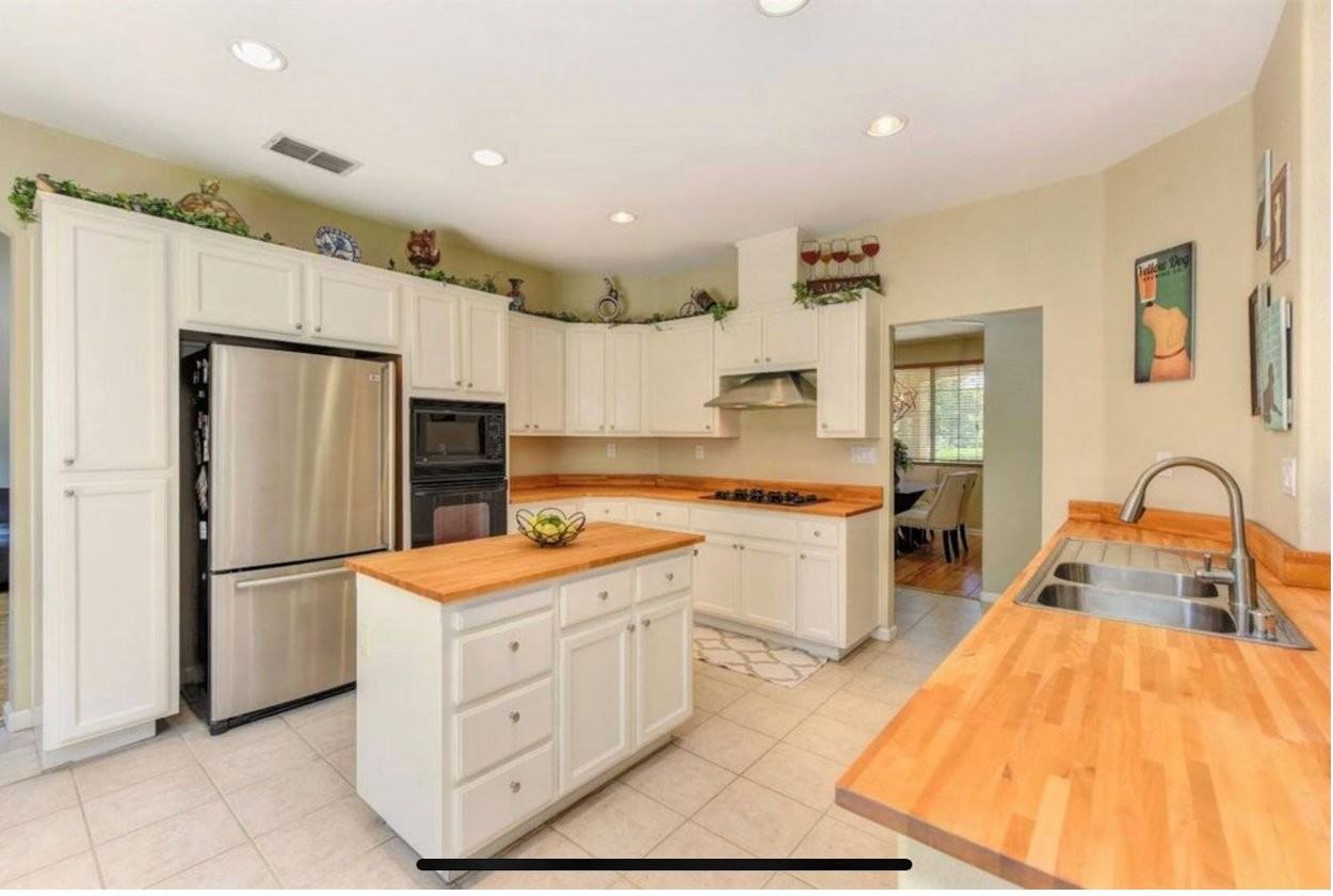 2348 Marina Glen Way - Photo 5 of 9