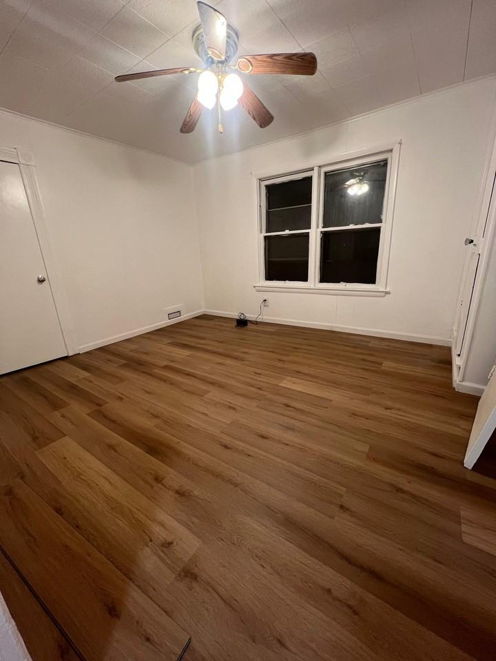 27 Oak St - Photo 4 of 10