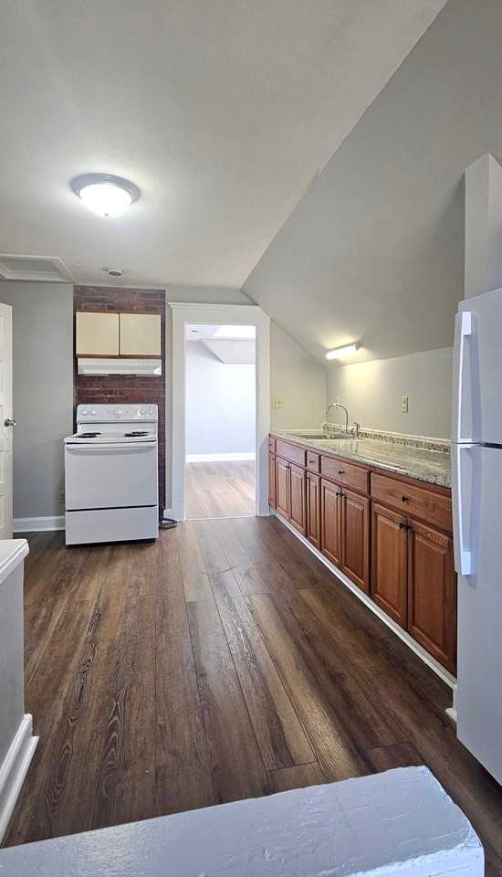 83 Gibbs St #3 - Photo 5 of 14