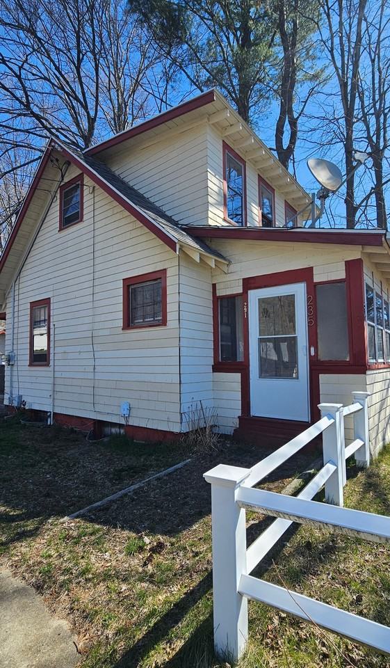 235 Foxon Rd - Photo 2 of 16