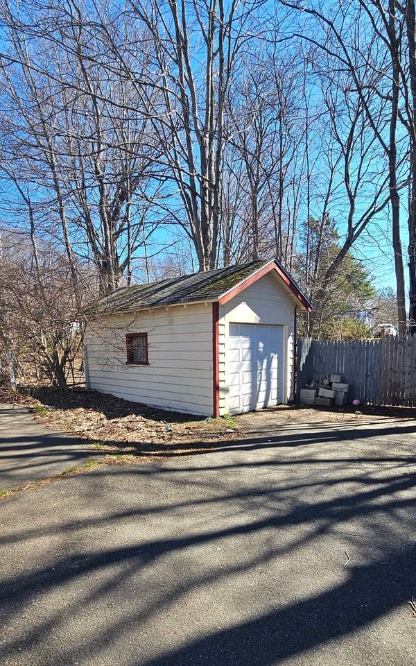 235 Foxon Rd - Photo 3 of 16