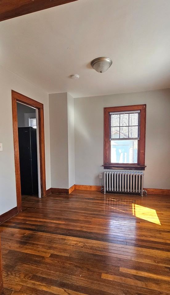 235 Foxon Rd - Photo 6 of 16