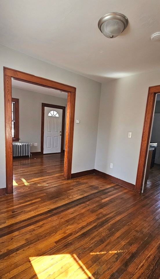 235 Foxon Rd - Photo 7 of 16