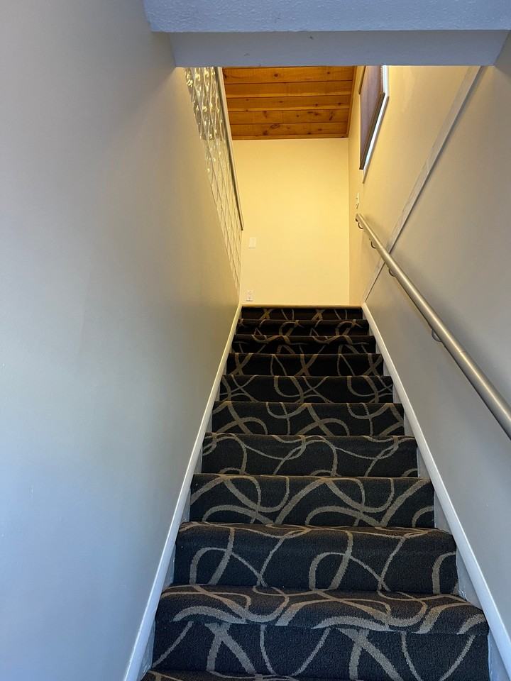 311 Racebrook Rd #2ndFL - Photo 2 of 17