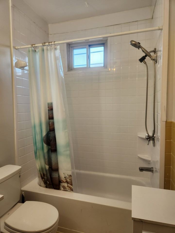 1400 D St Se - Photo 7 of 9