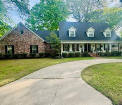 401 Foxwood Dr - Photo 1 of 1