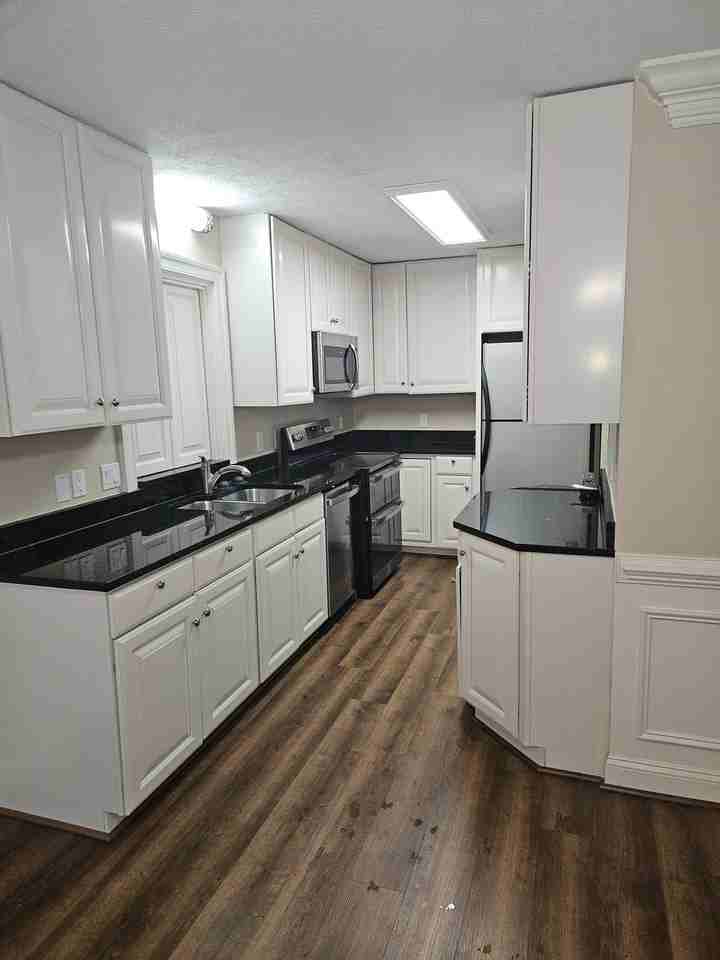 813 Appleseed Ct - Photo 3 of 18