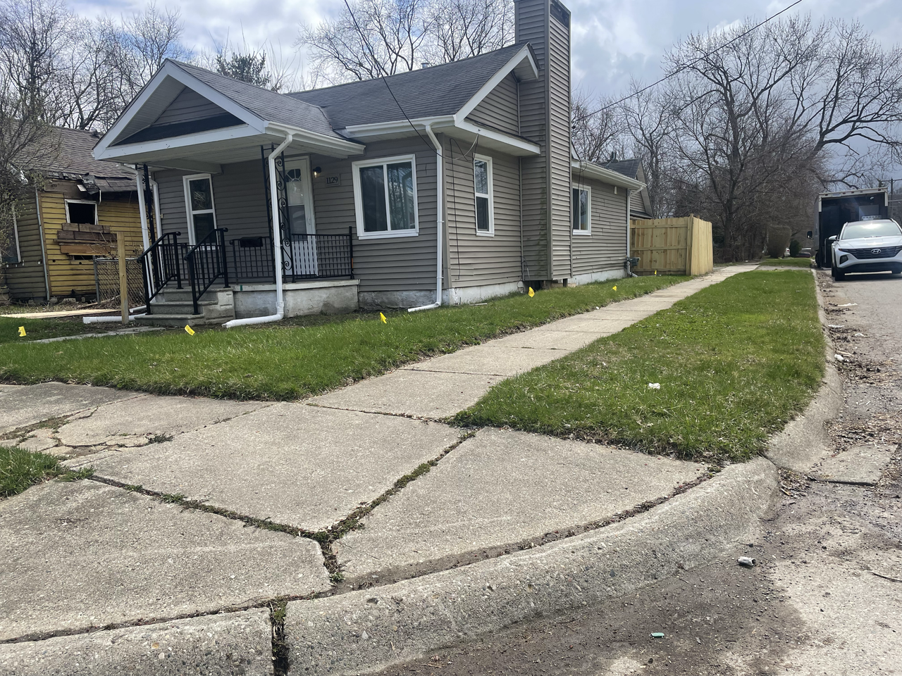 1129 Huron St - Photo 2 of 15