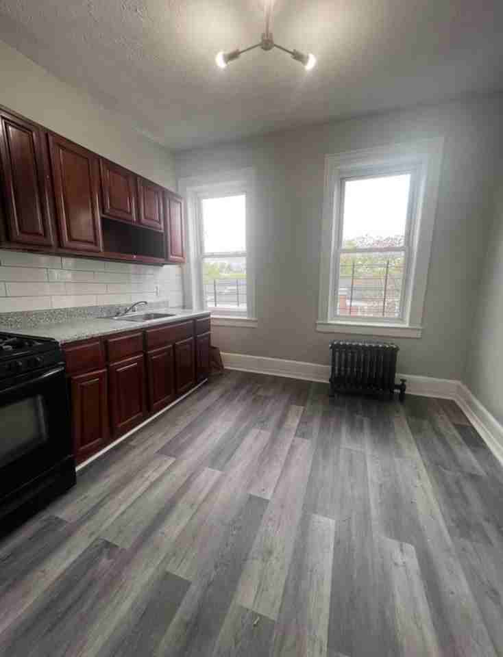 386 Stuyvesant Ave #1 - Photo 6 of 6