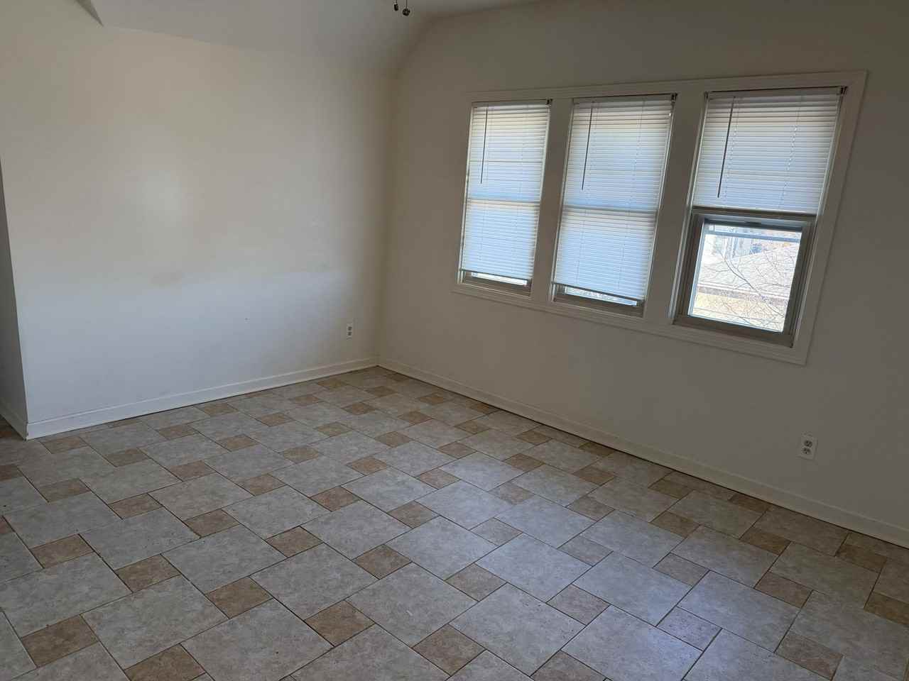 1645 N Astor St #A - Photo 3 of 12