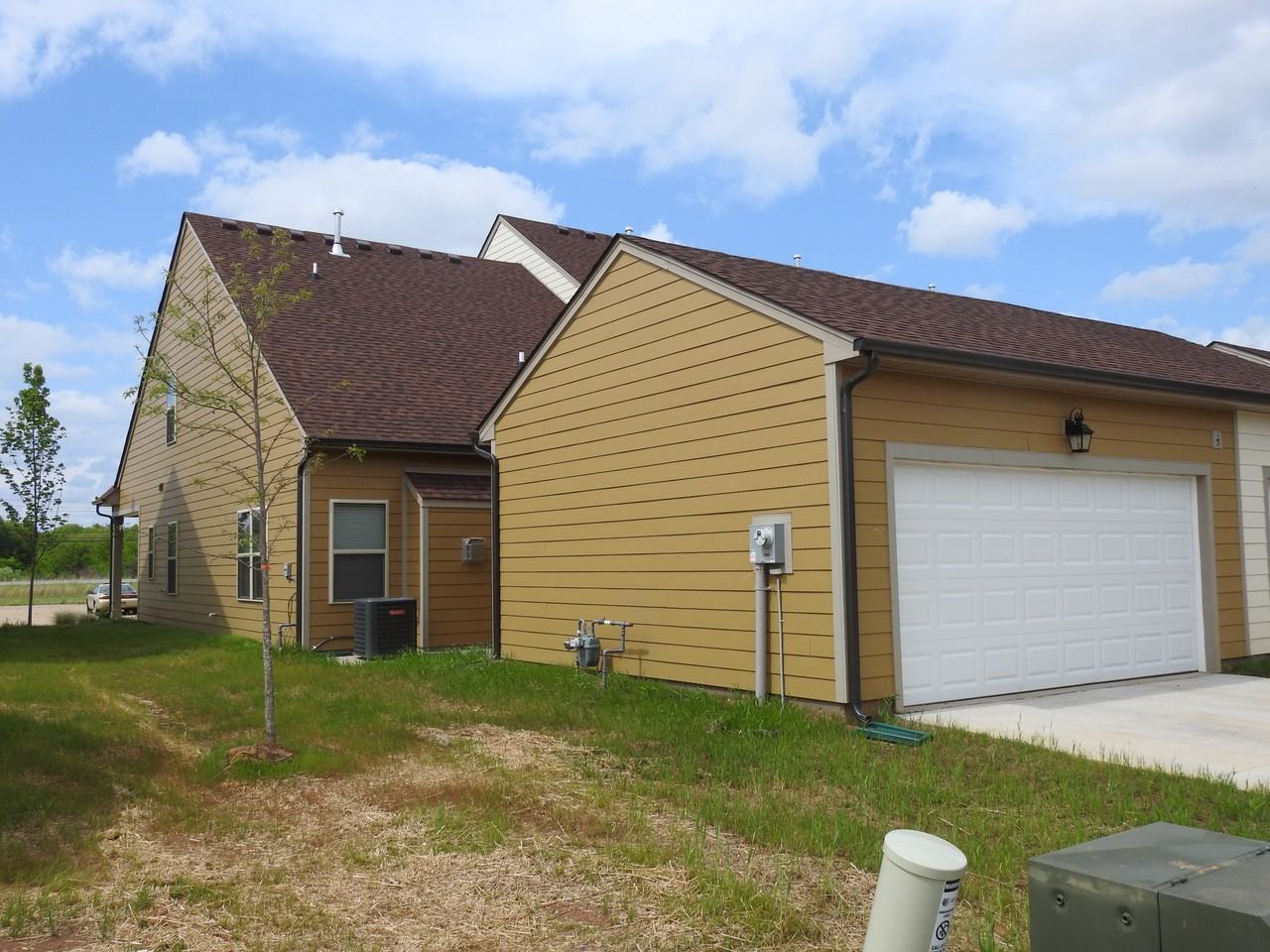 3115 Monrovia Dr #5 - Photo 3 of 37