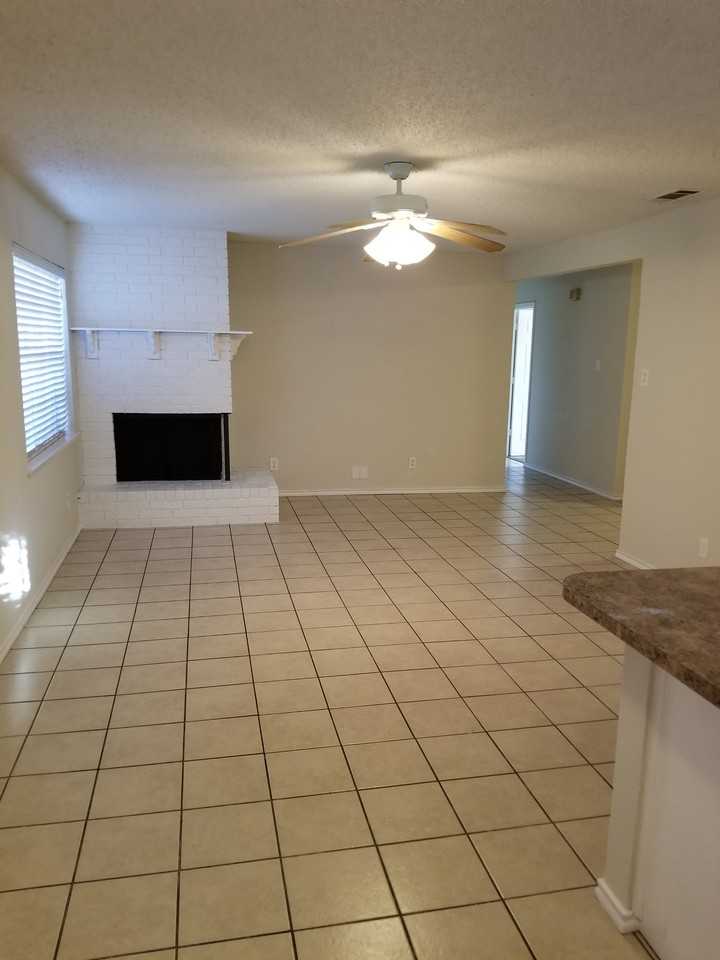 443 E Magnolia Ln #NA - Photo 6 of 9