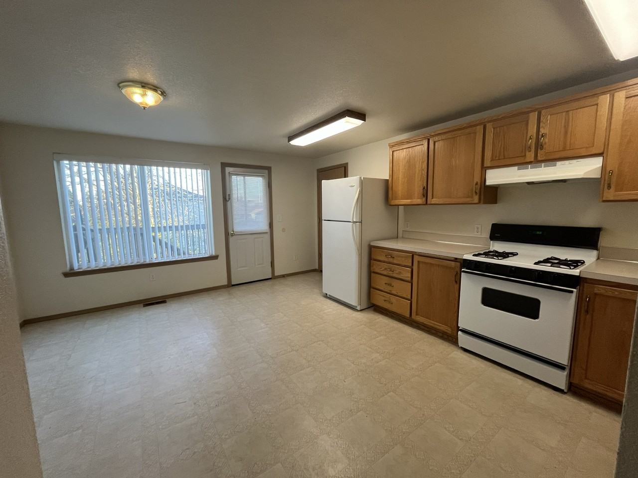 16310 Birkland Street Southeast - Photo 6 of 19