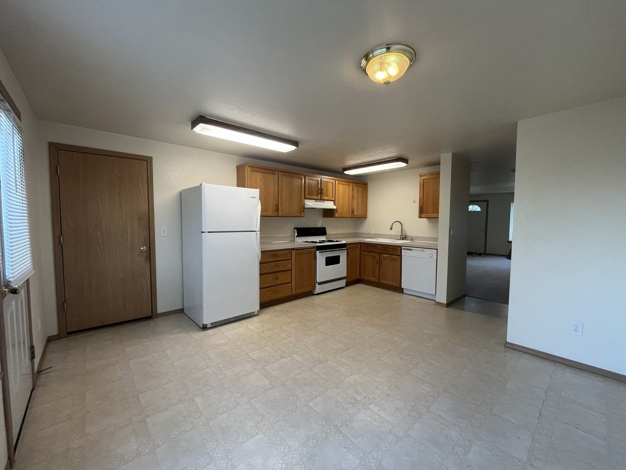 16310 Birkland Street Southeast - Photo 7 of 19