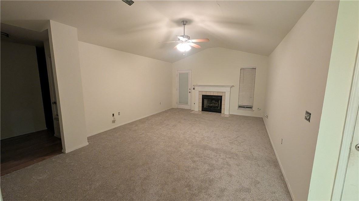 2082 E Farr Ln - Photo 2 of 19