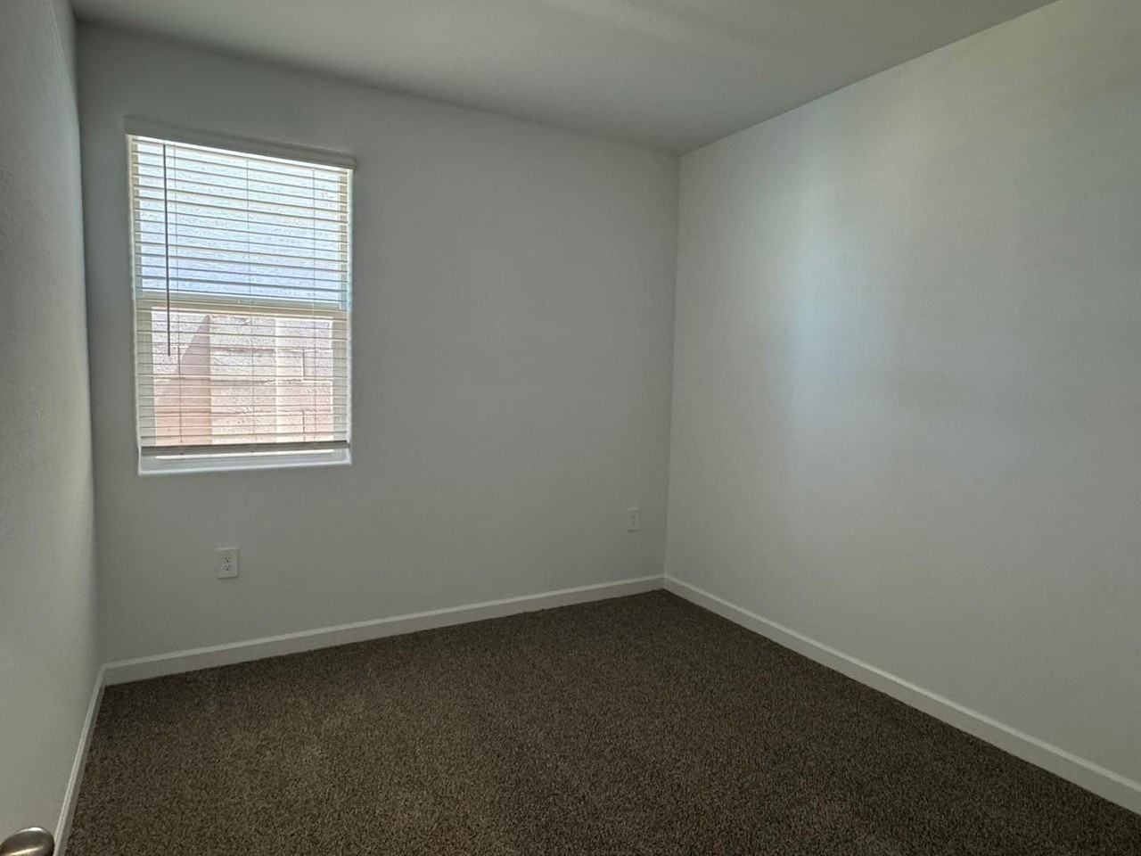 2126 W Simone Ave - Photo 5 of 11